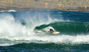 Surfeando la ola de Mundaka